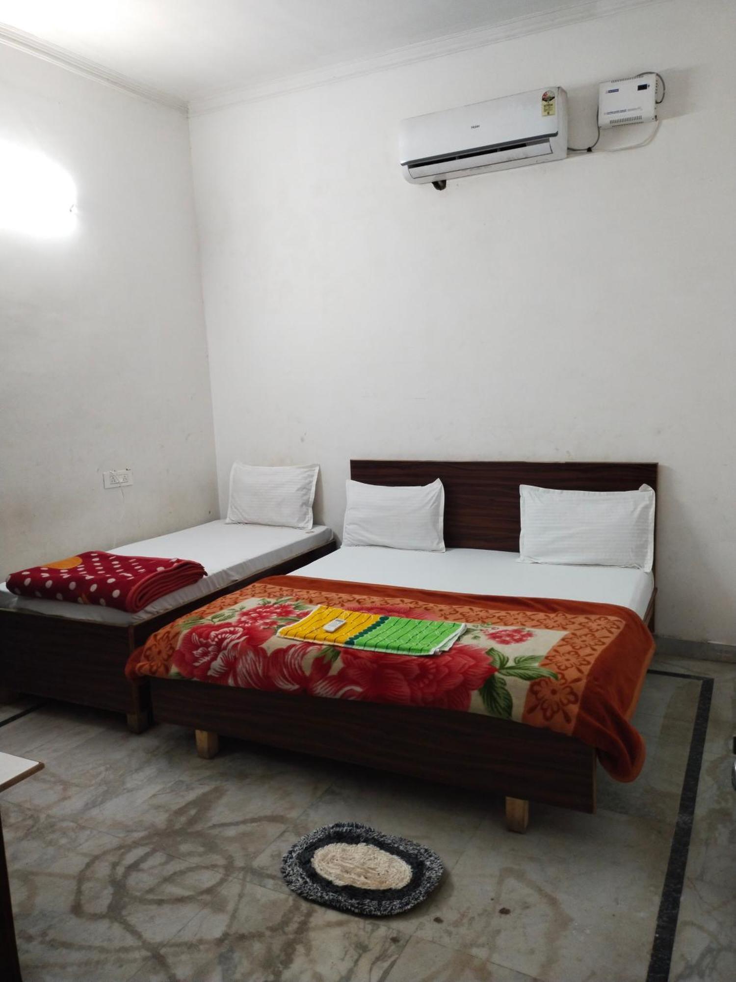 Vrindāvan Shri Ji Kripa Kunj酒店 外观 照片